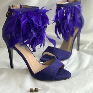 NIB 4.5" Feather Heels Size 7.5